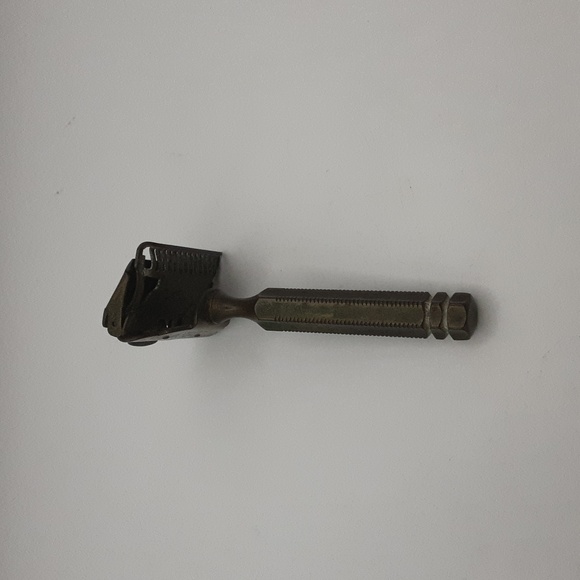 Vintage Gem Junior Brass Single Edge Safety Razor - Picture 5 of 9